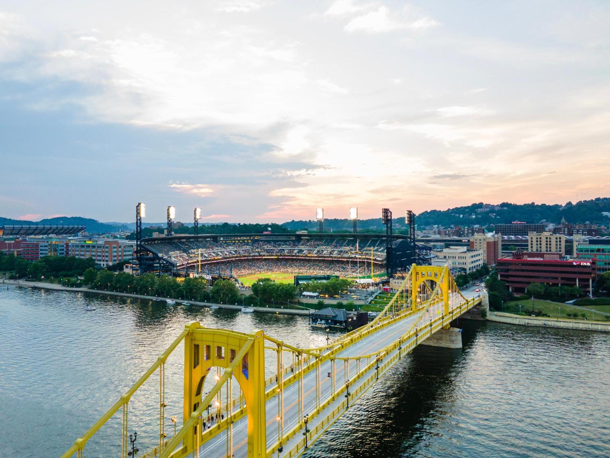 City Living Budget Friendly 1Bd Walk To Stadiums Pittsburgh Exterior foto